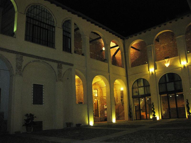 Relais Palazzo Paleologi Sec.Xiv Ξενοδοχείο Lu (Piedmont) Εξωτερικό φωτογραφία
